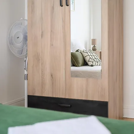 Grand Avec Balcon Hyper - Centre Ταρμπ